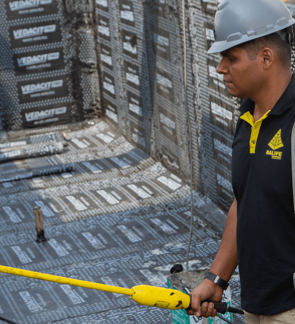 O teste de estanqueidade eletrostático em piscinas é a opção ideal para quem precisa testar a qualidade da impermeabilização e certificar que não há falhas