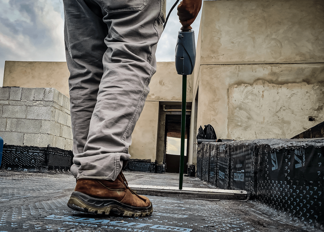 realização do teste de estanqueidade na obra